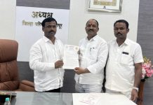 मुख्यमंत्री ग्रामीण पशुधन उद्योजकता योजनेत मंगळवेढा तालुक्याचा दुग्धव्यवसाय समाविष्ट करा, जिल्हा परिषद सदस्य प्रदीप खांडेकर यांची मागणी,जिल्हा परिषद अध्यक्ष दीपक वैद्य यांचा सकारात्मक प्रतिसाद